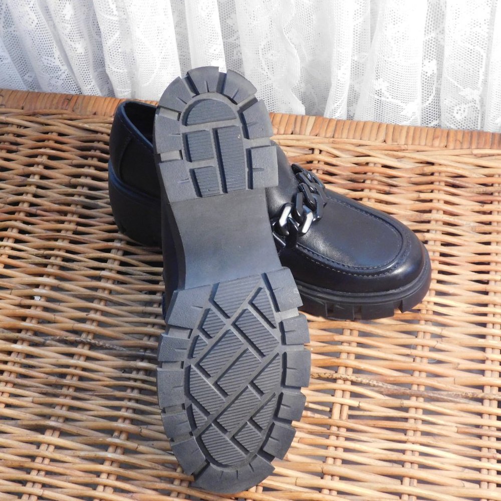 Loafer - Picture 2 of 2